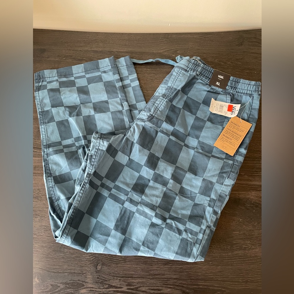 NWT Mens Vans pants